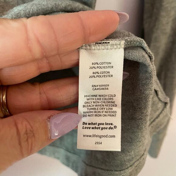 Life Is Good Women's size Medium Gray Long Sleeve Crusher Shirt Mountains - Picture 9 of 9